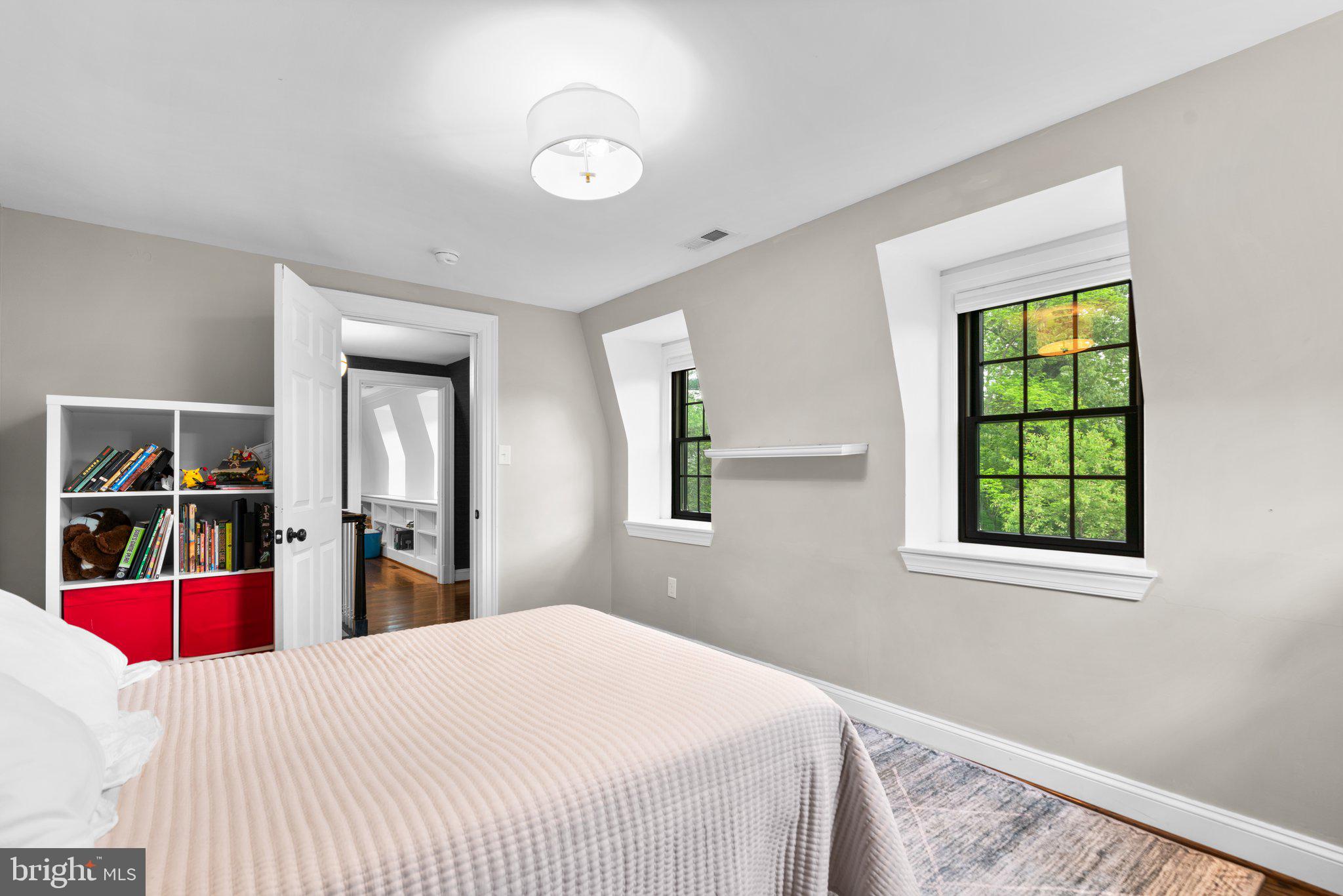 TUCKER - Residential