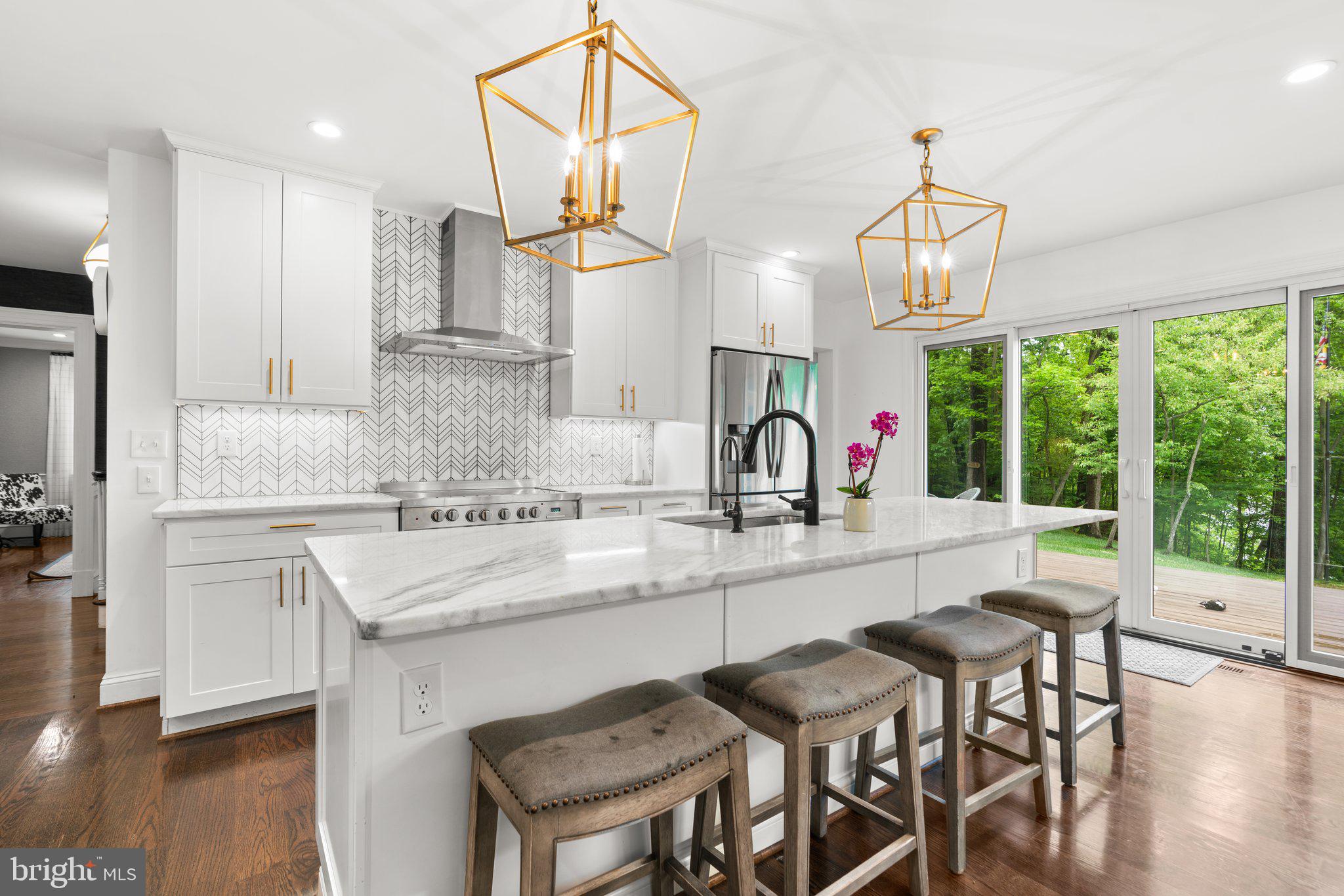 TUCKER - Residential