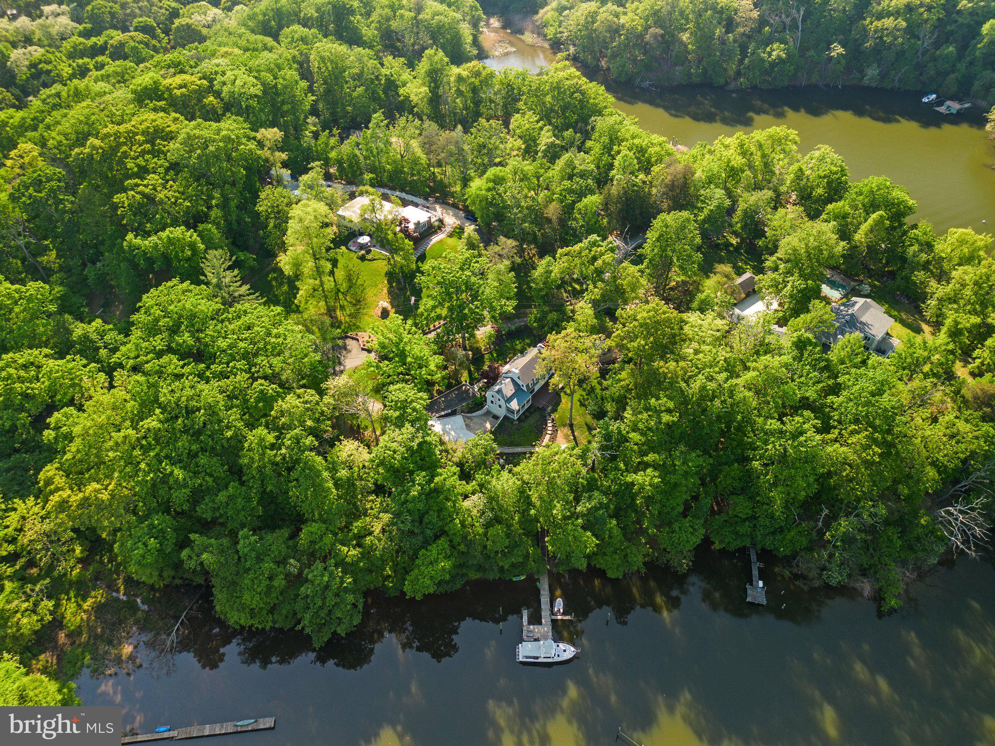 TUCKER - Residential