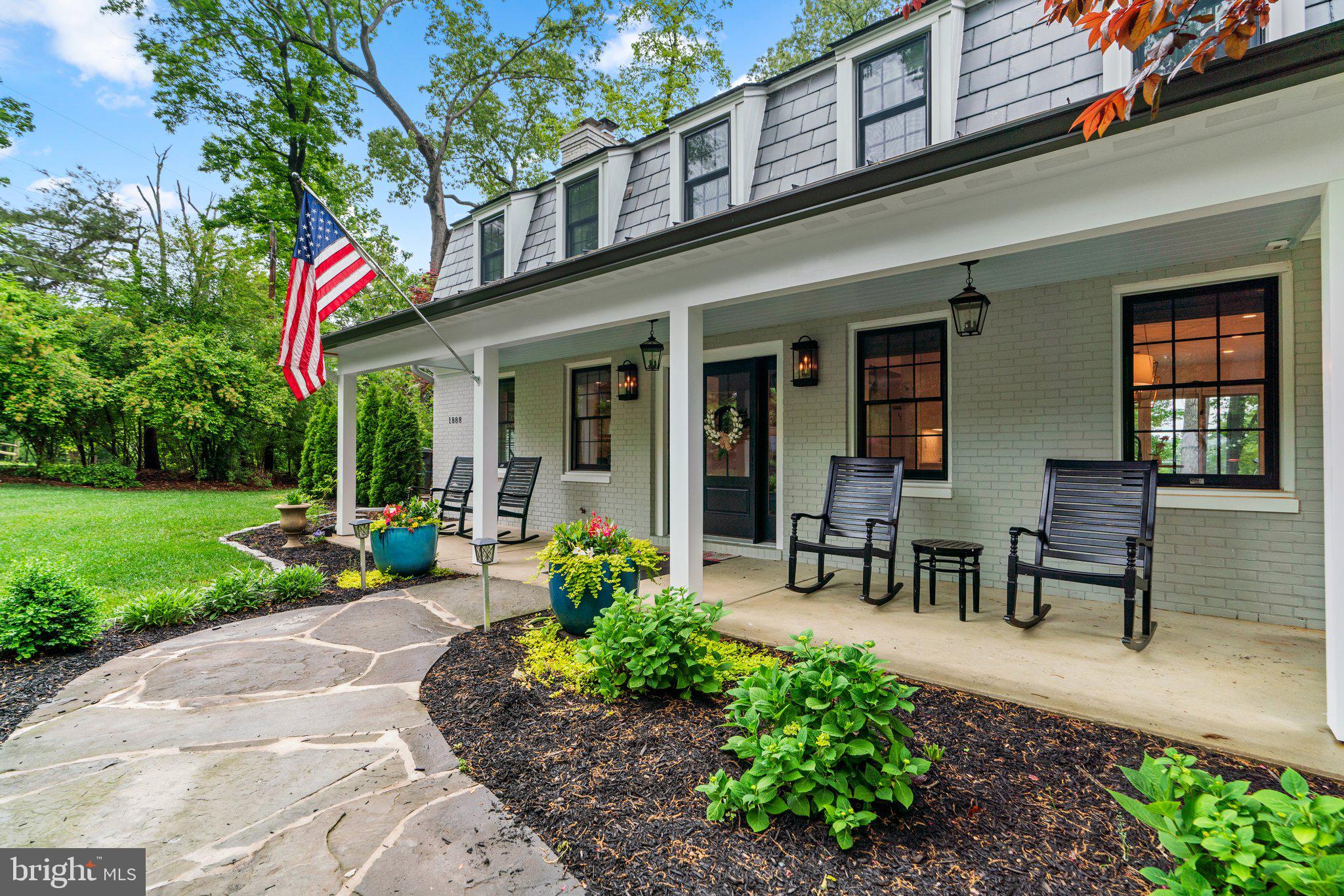 TUCKER - Residential