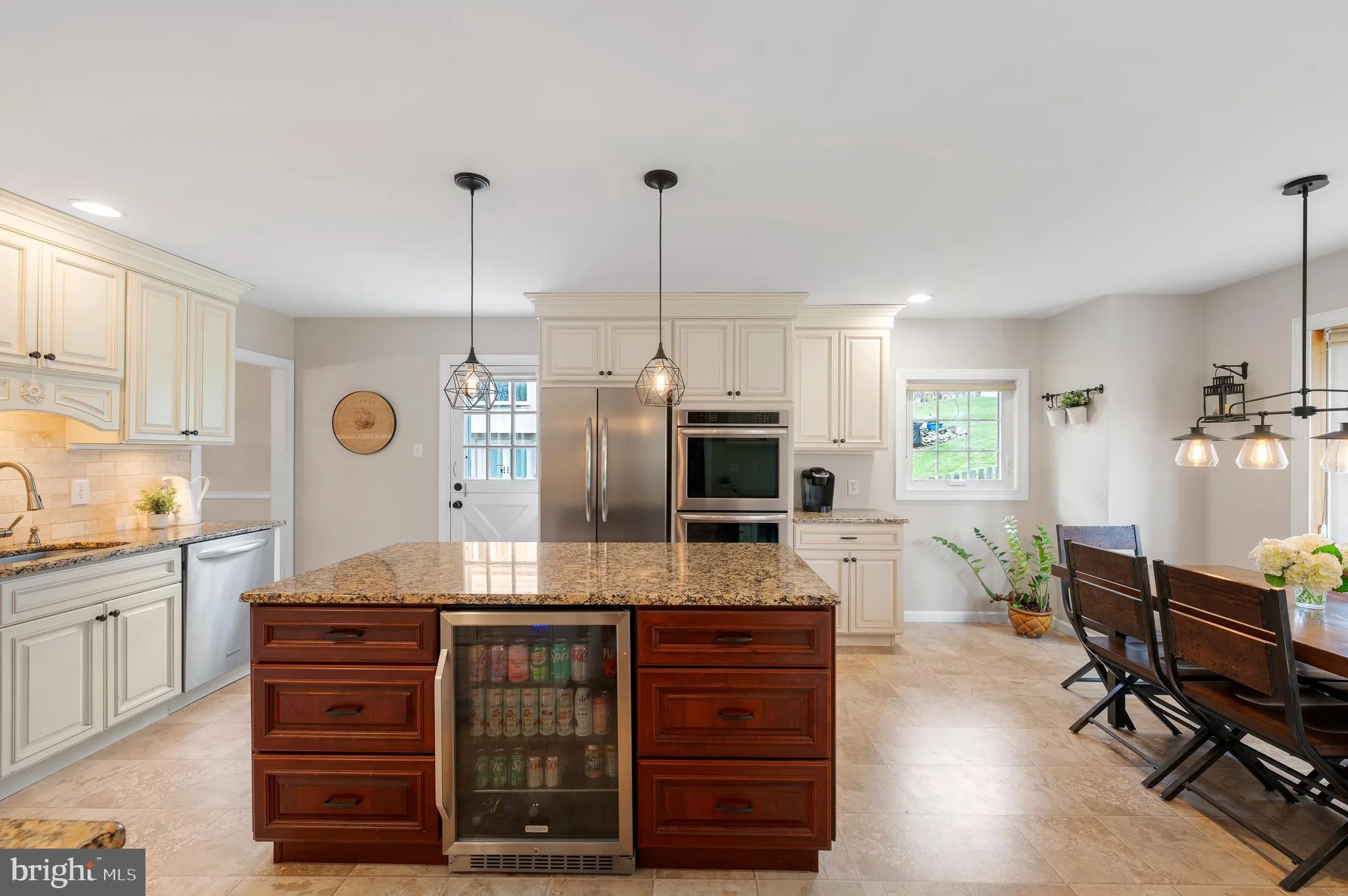 Paoli, Pennsylvania 19301, United States, 4 Bedrooms Bedrooms, ,3 BathroomsBathrooms,Residential,Pending,112490