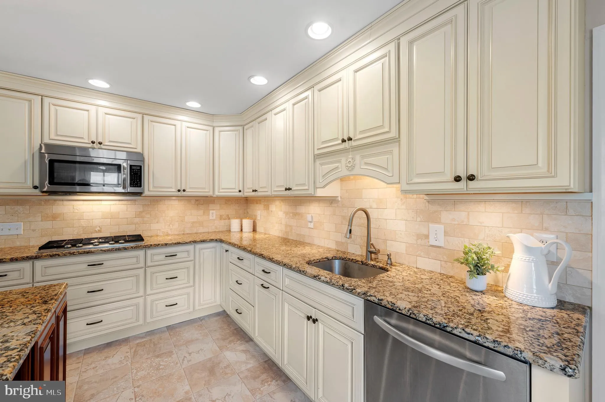 Paoli, Pennsylvania 19301, United States, 4 Bedrooms Bedrooms, ,3 BathroomsBathrooms,Residential,Pending,112490