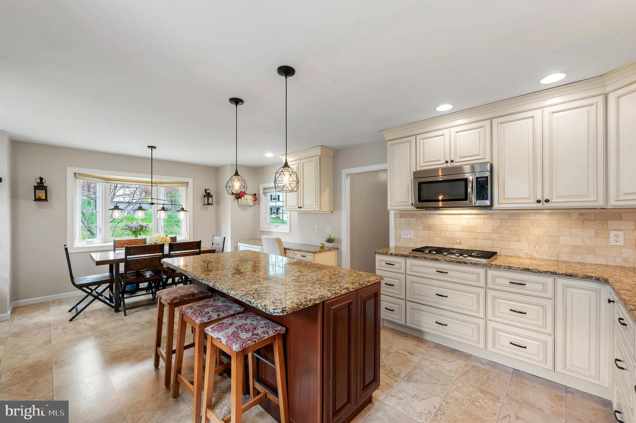 Paoli, Pennsylvania 19301, United States, 4 Bedrooms Bedrooms, ,3 BathroomsBathrooms,Residential,Pending,112490