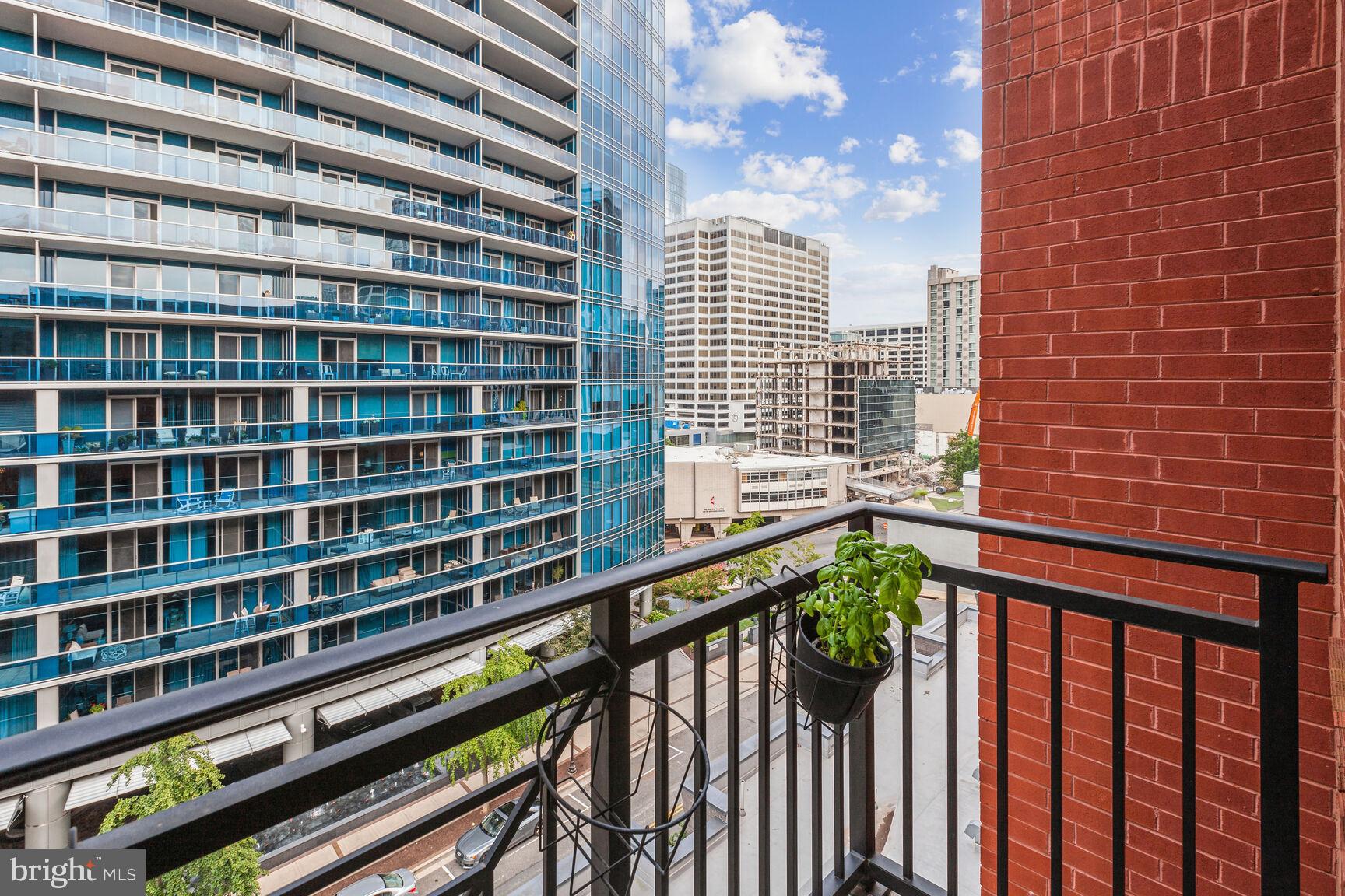 KEY AND NASH - Residential