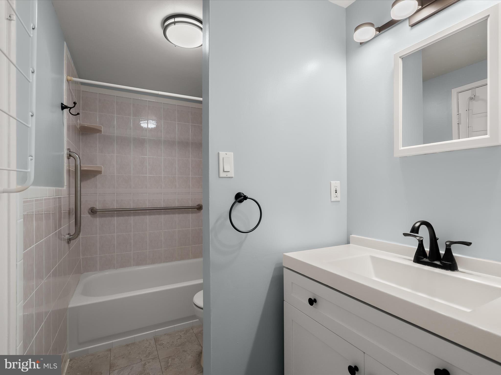 VILLAGE OF OWEN BROWN - Residential