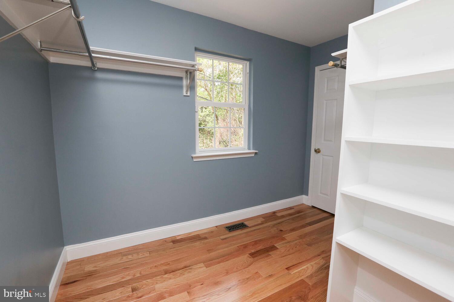 EAST FALLS - Residential Lease