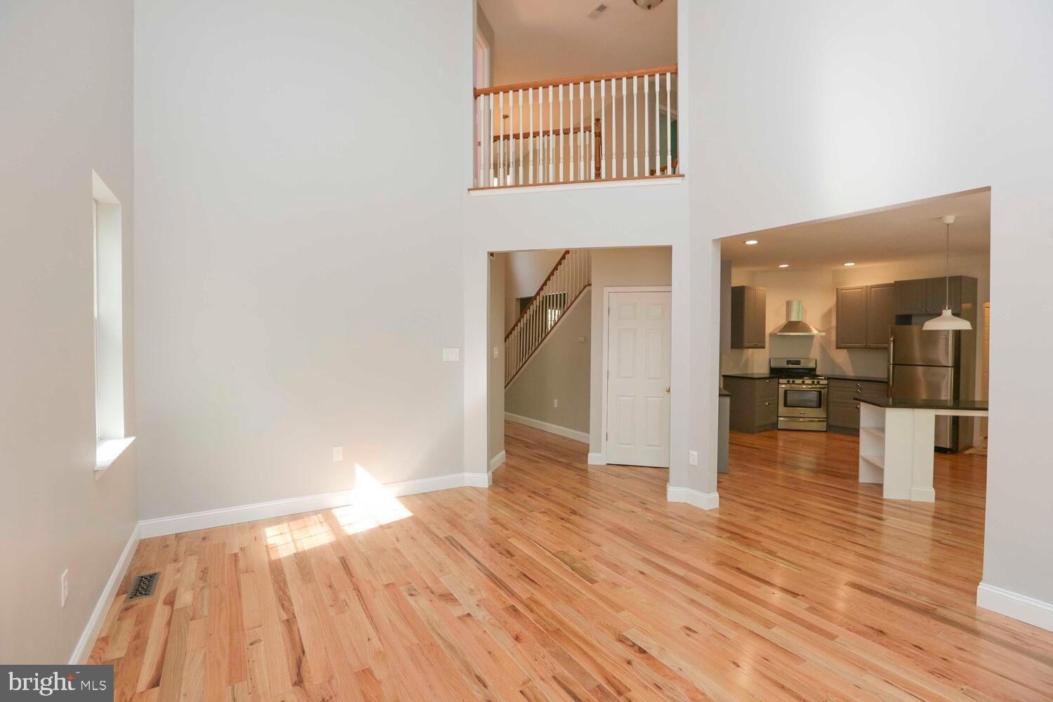 EAST FALLS - Residential Lease