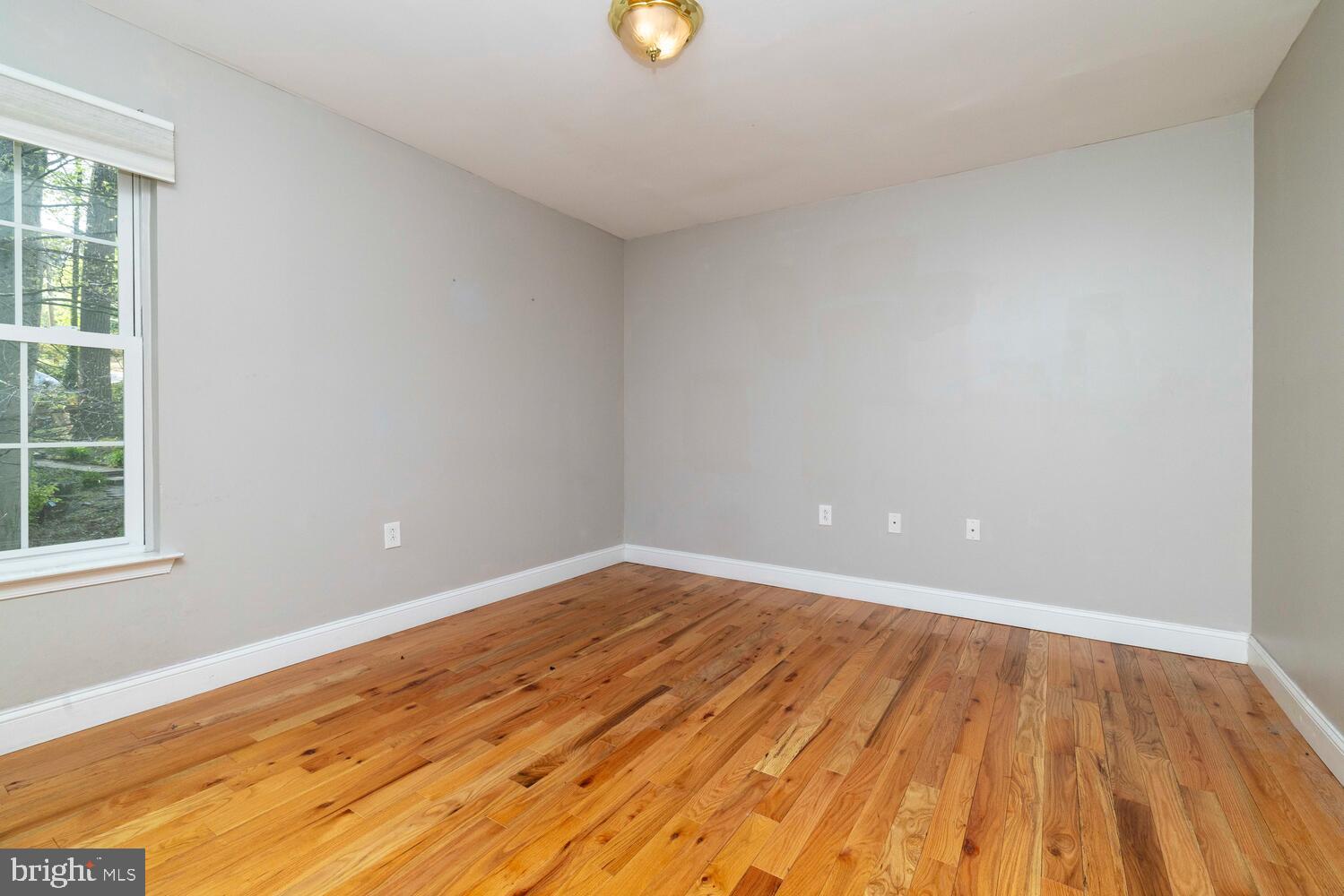 EAST FALLS - Residential Lease