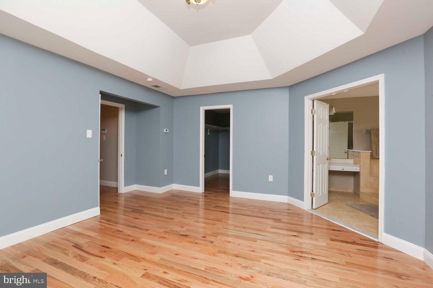 EAST FALLS - Residential Lease