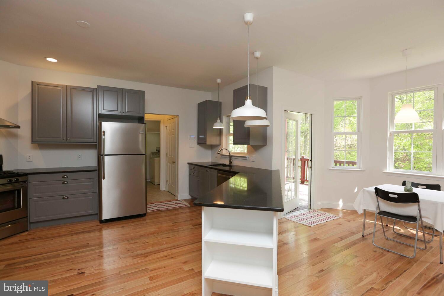 EAST FALLS - Residential Lease