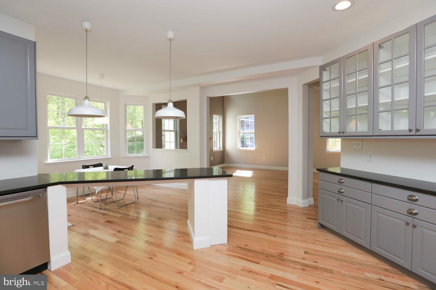 EAST FALLS - Residential Lease