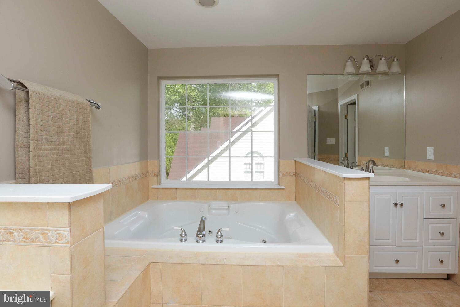 EAST FALLS - Residential Lease