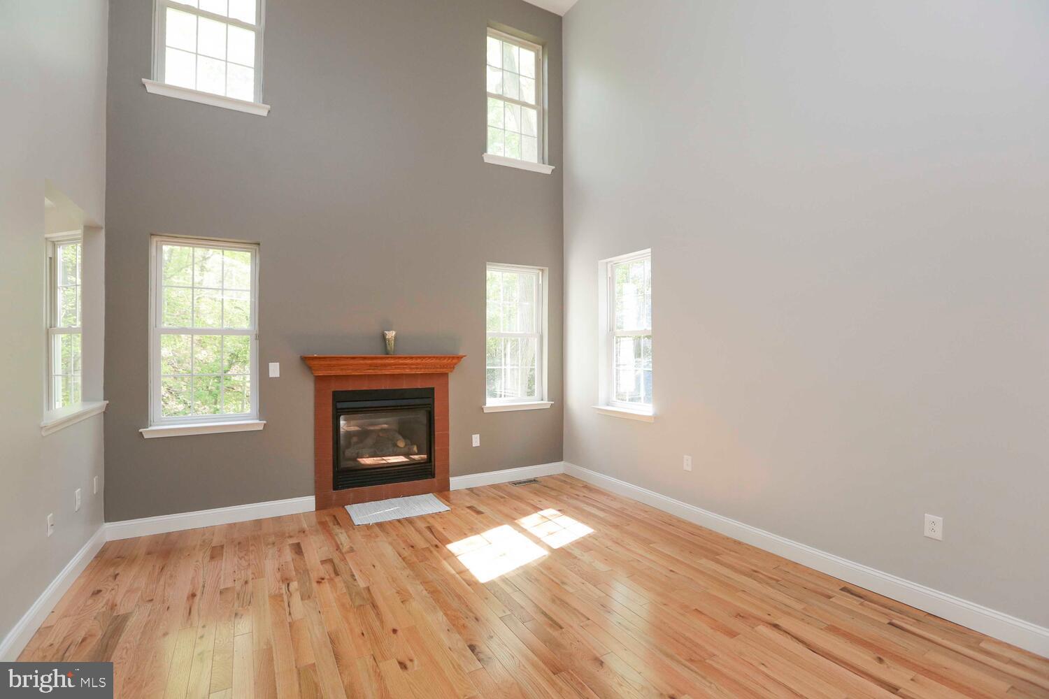 EAST FALLS - Residential Lease