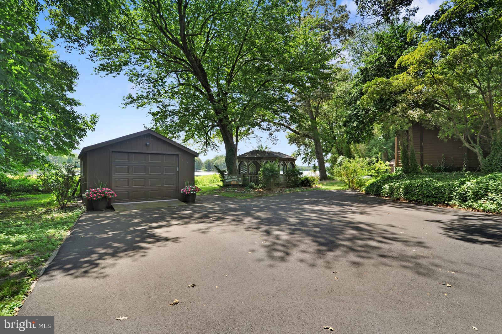 NORTH SHORES - Residential