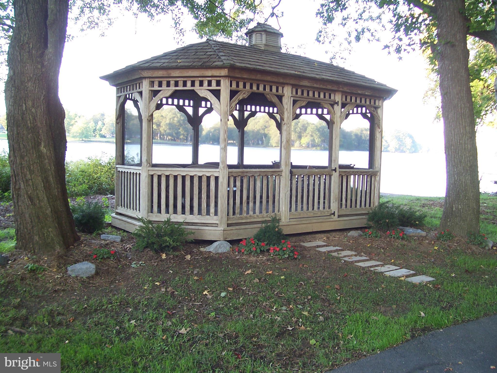 NORTH SHORES - Residential