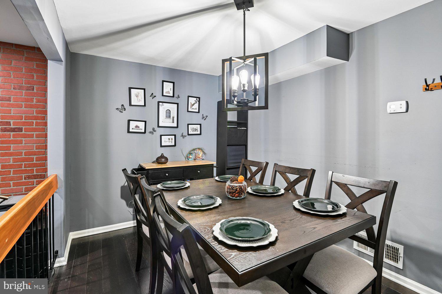 KINGS COURT - Residential