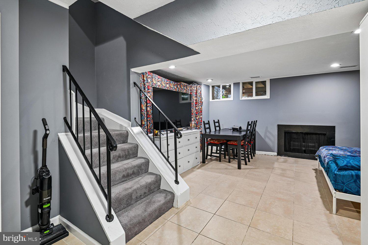 KINGS COURT - Residential