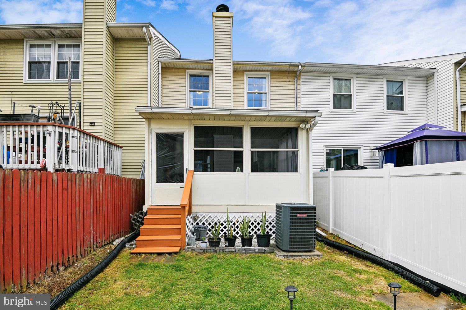 KINGS COURT - Residential