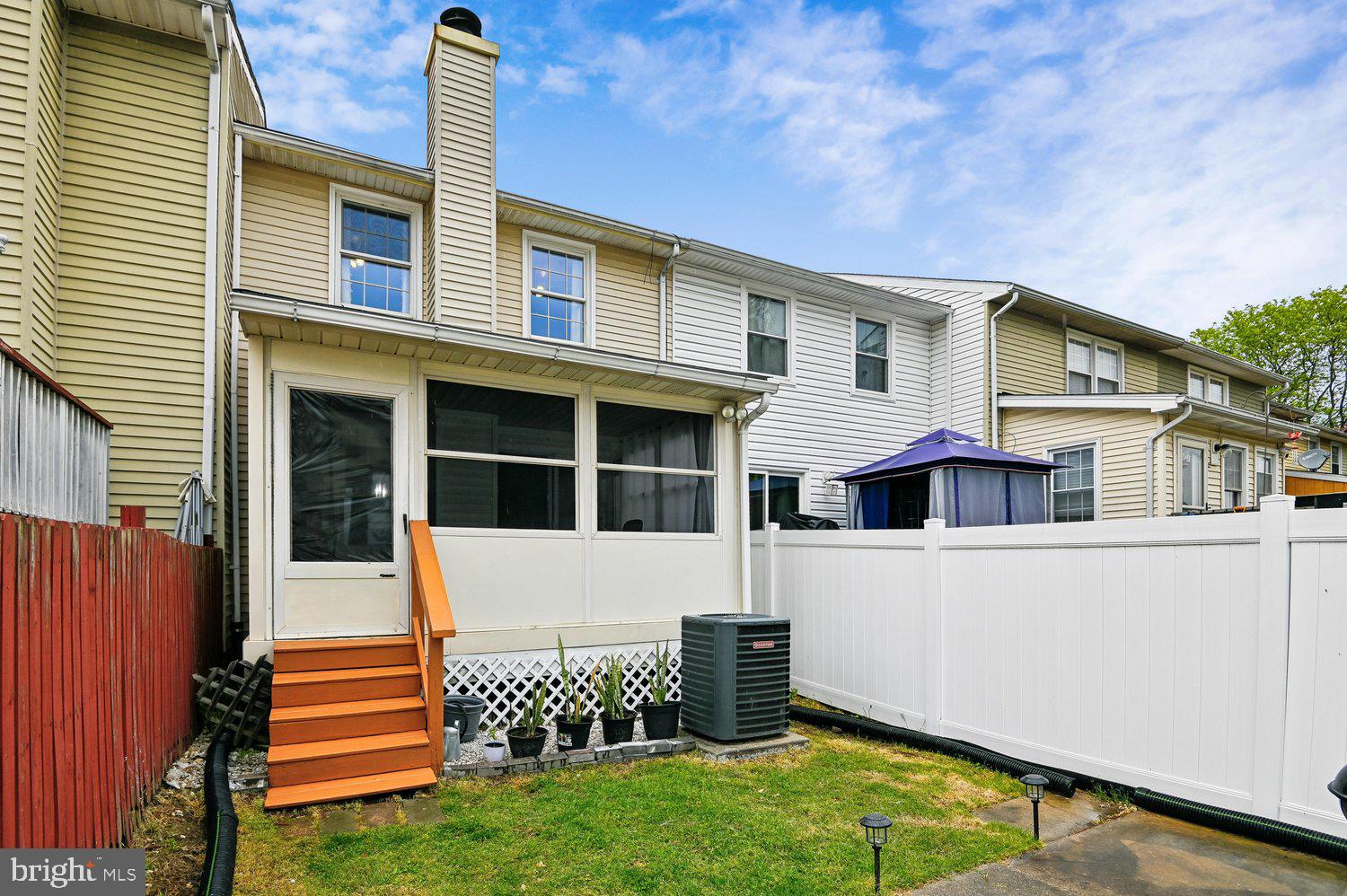 KINGS COURT - Residential