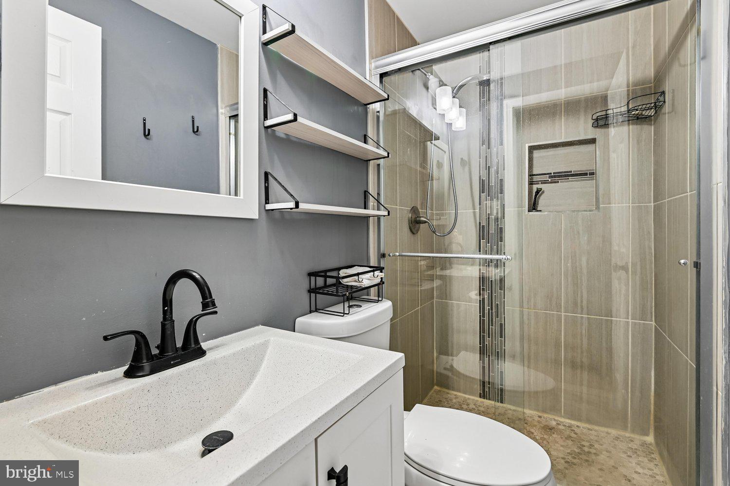 KINGS COURT - Residential