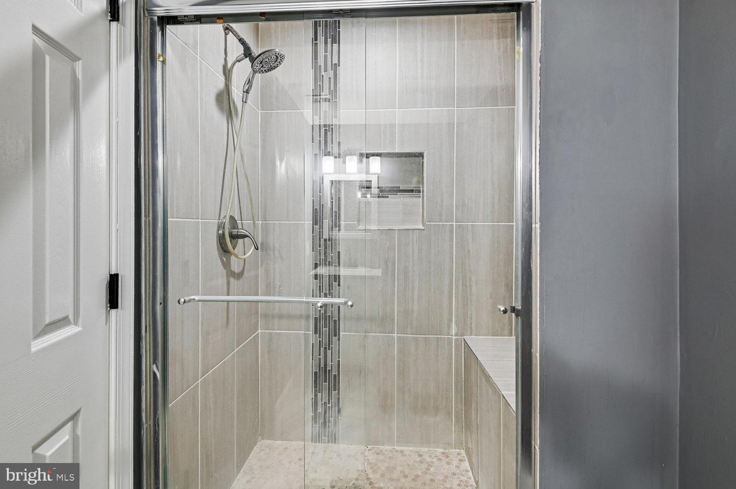 KINGS COURT - Residential