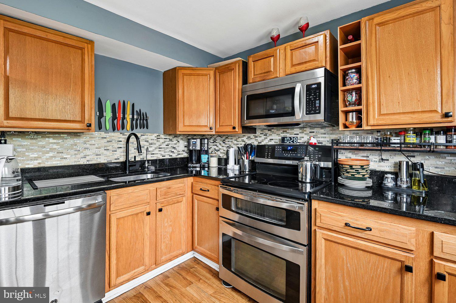 KINGS COURT - Residential