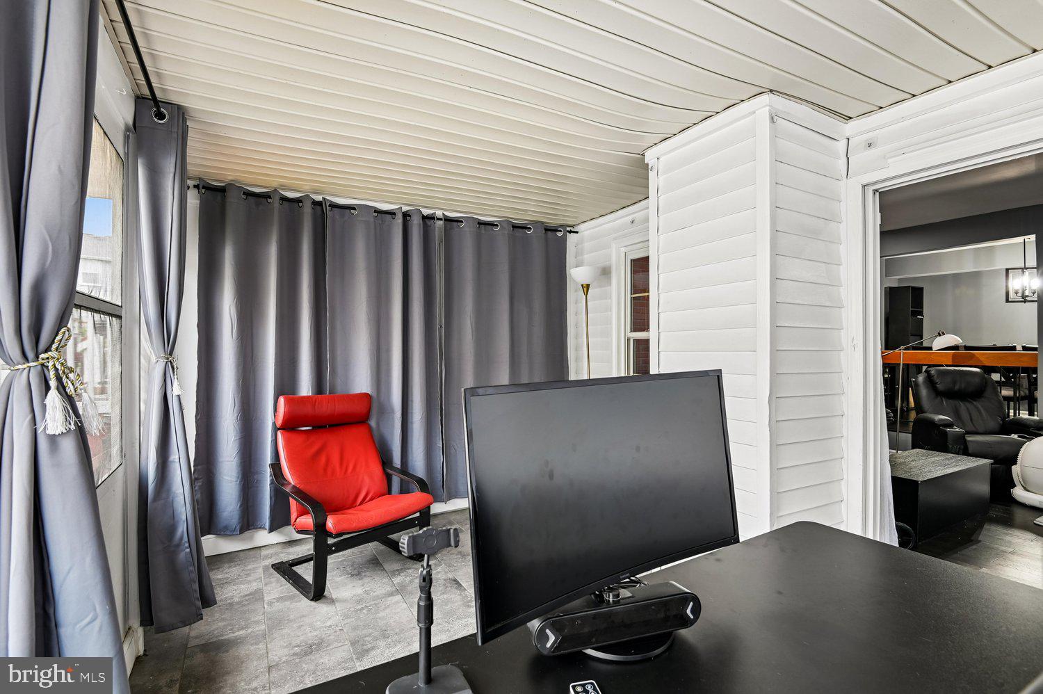 KINGS COURT - Residential