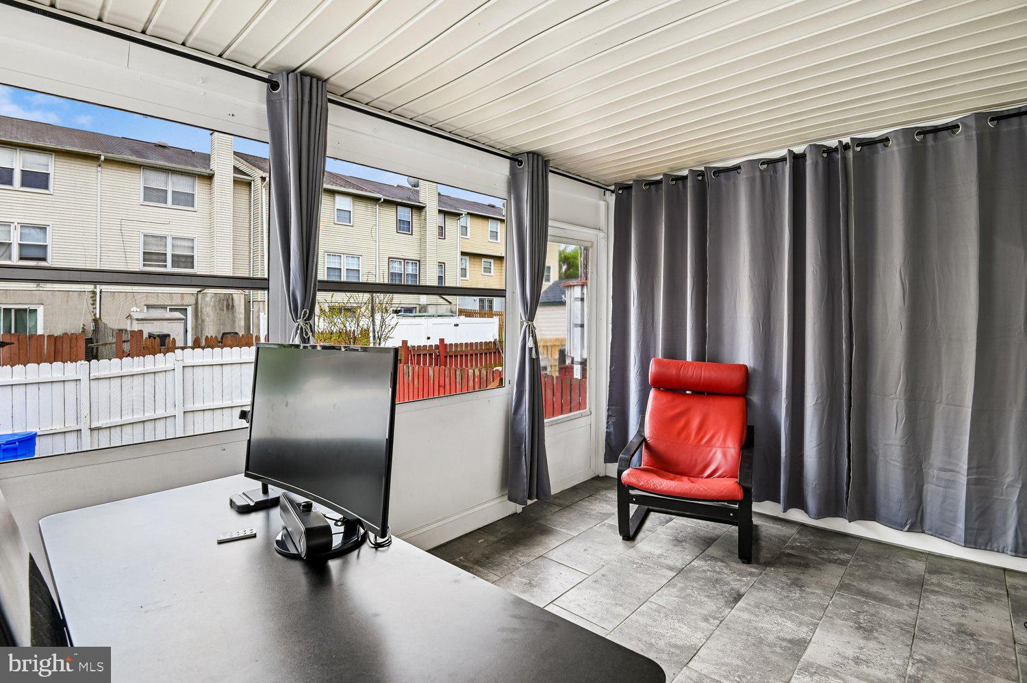 KINGS COURT - Residential