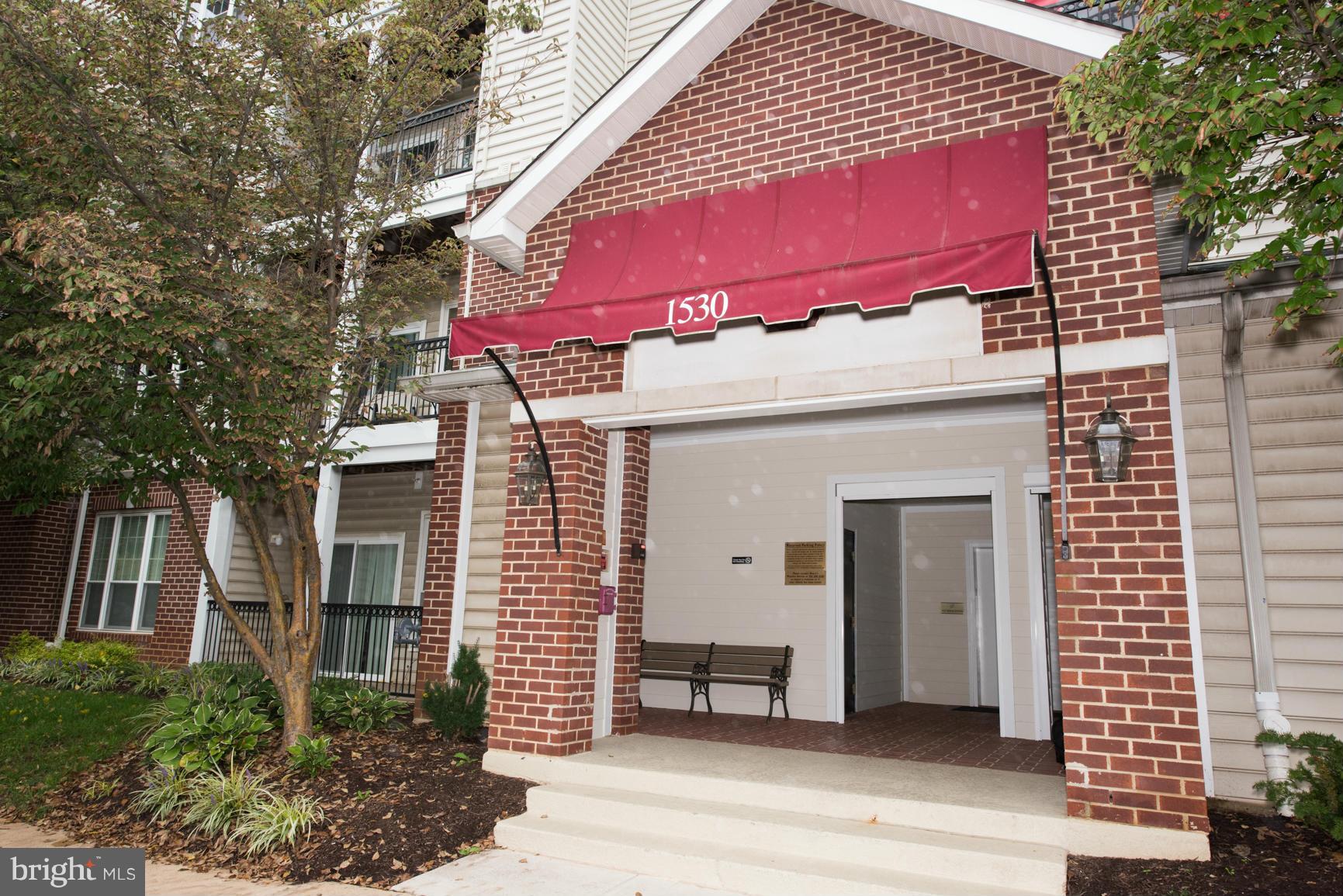 GATES OF MCLEAN - Residential