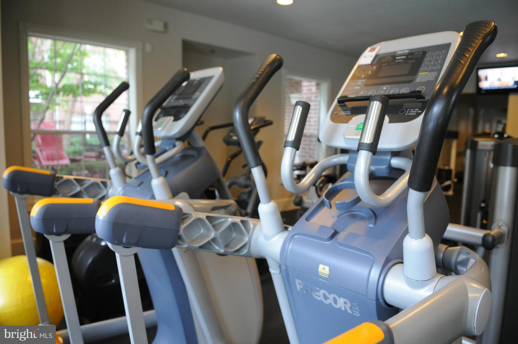 GATES OF MCLEAN - Residential