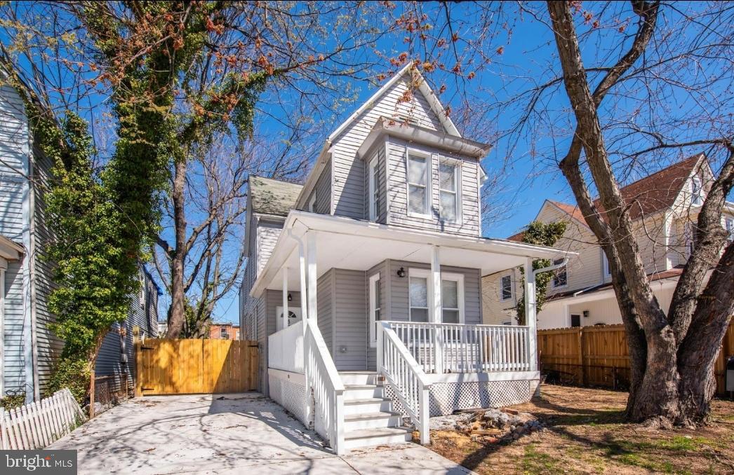 PEN LUCY - Residential