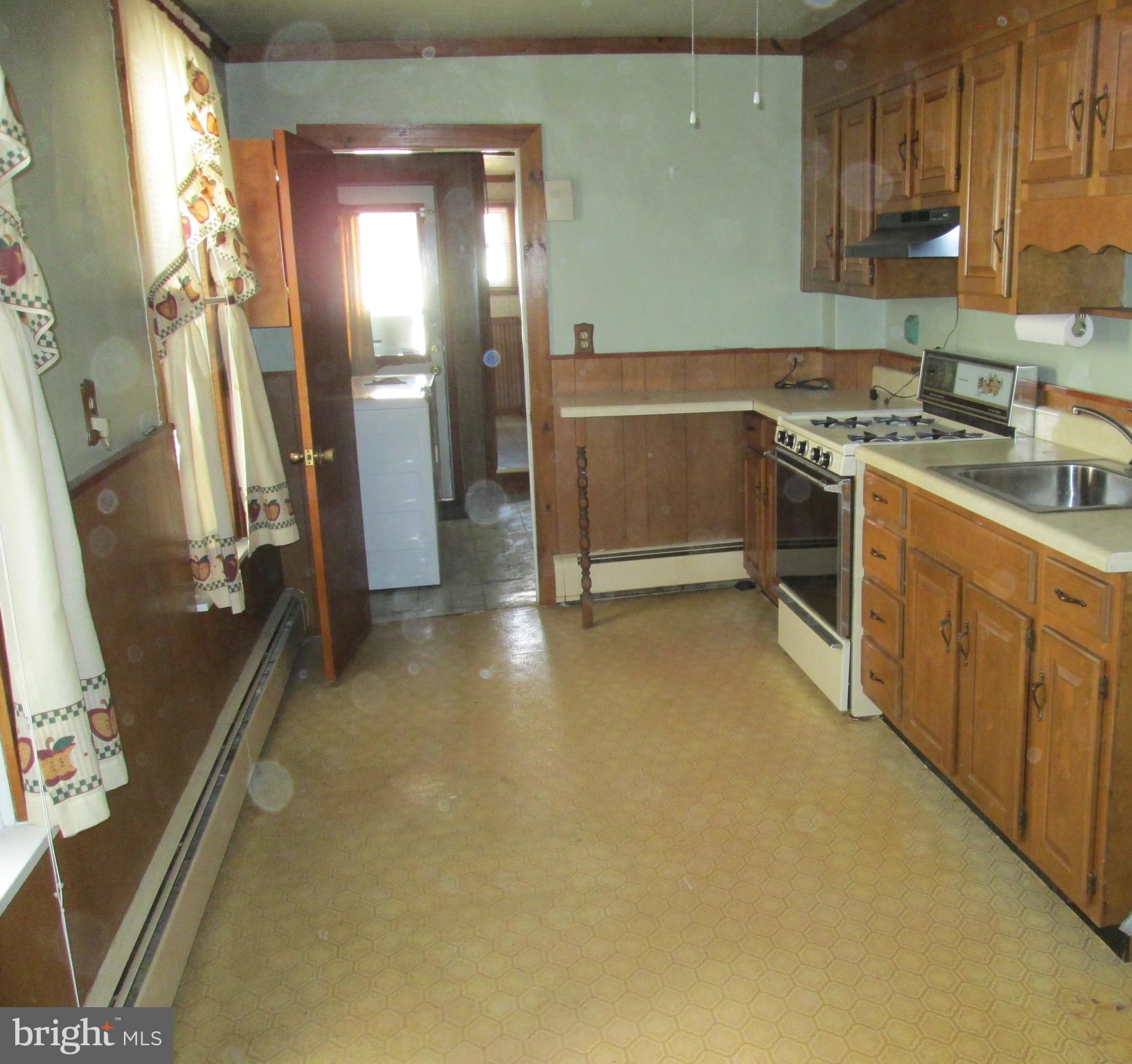 527 S 10TH STREET