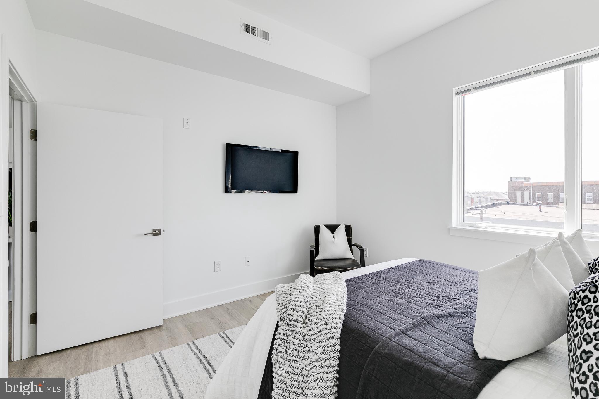 GRADUATE HOSPITAL - Residential Lease