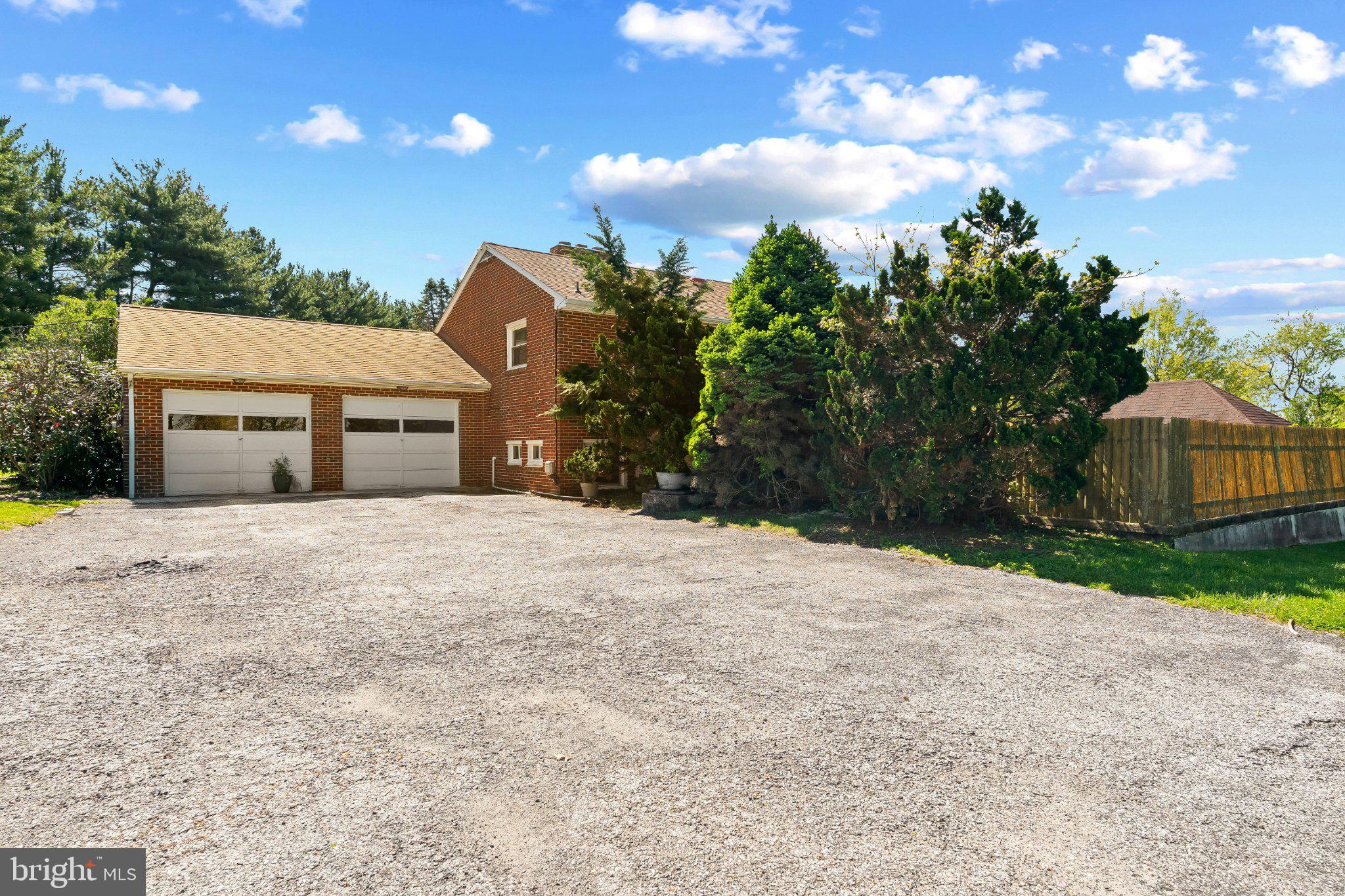 5422 WOODBINE ROAD
