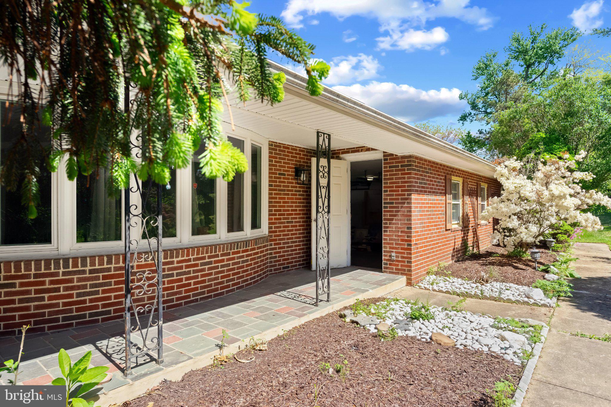 5422 WOODBINE ROAD