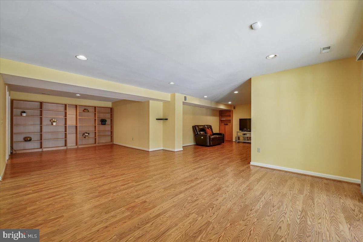 KINGS SQUARE - Residential