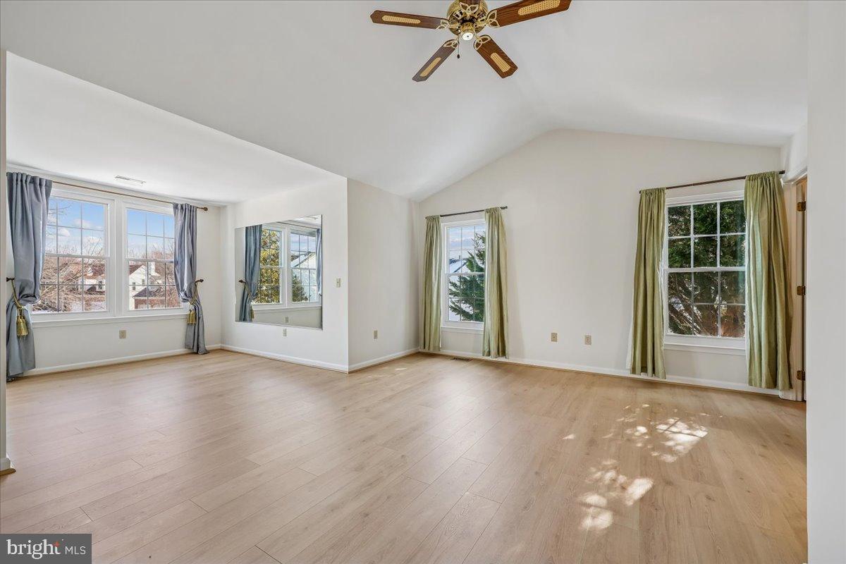 KINGS SQUARE - Residential