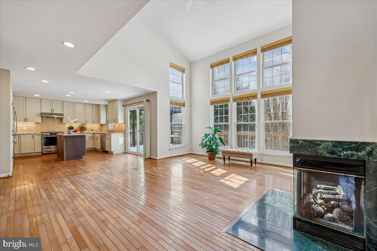 KINGS SQUARE - Residential