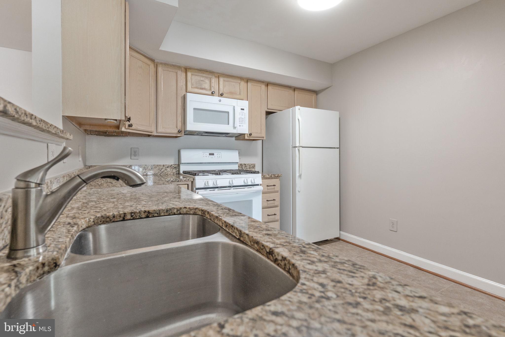 HIGHLAND AT GUNSTON CORNER - Residential Lease