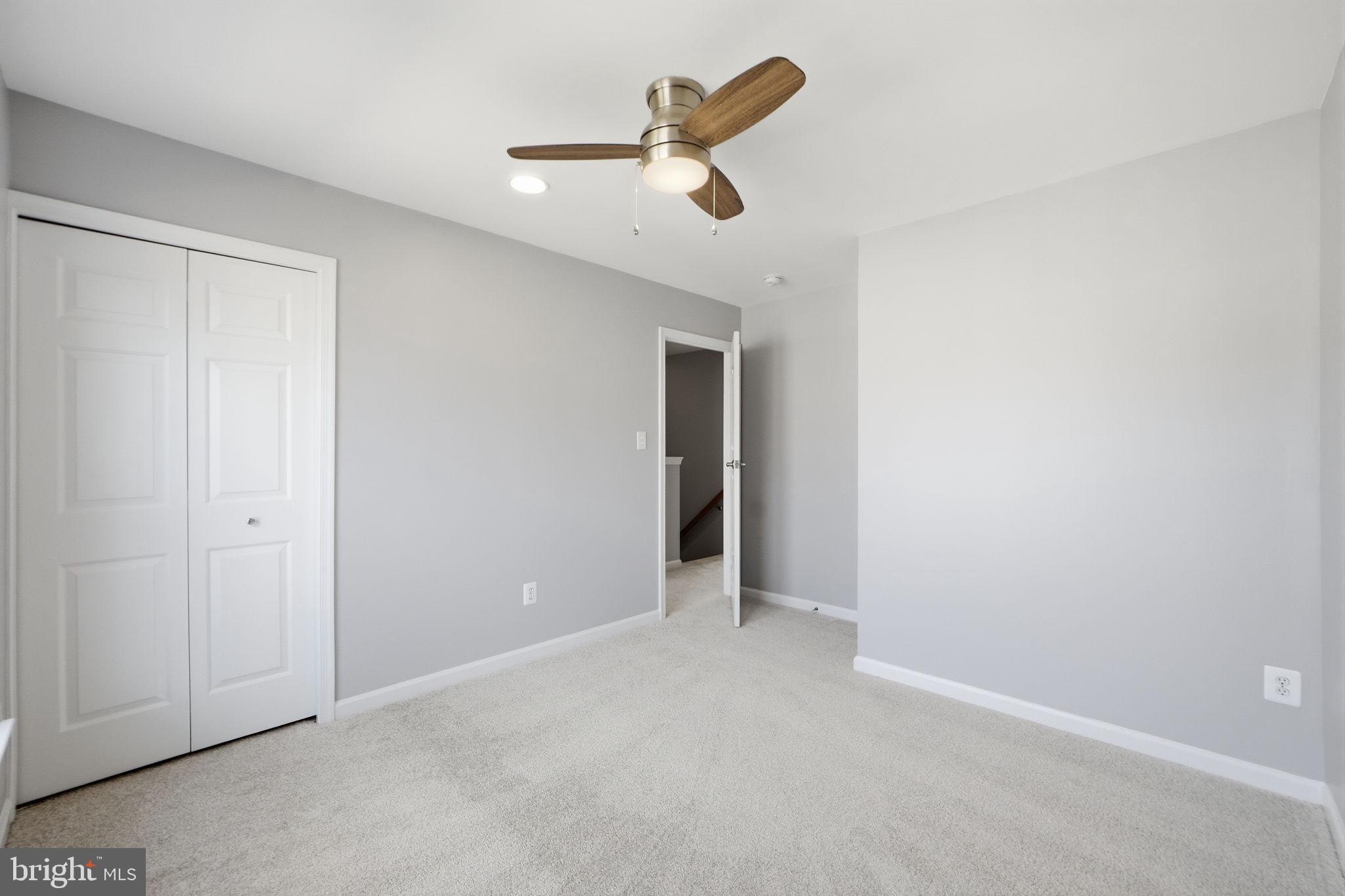 LOWES ISLAND - Residential