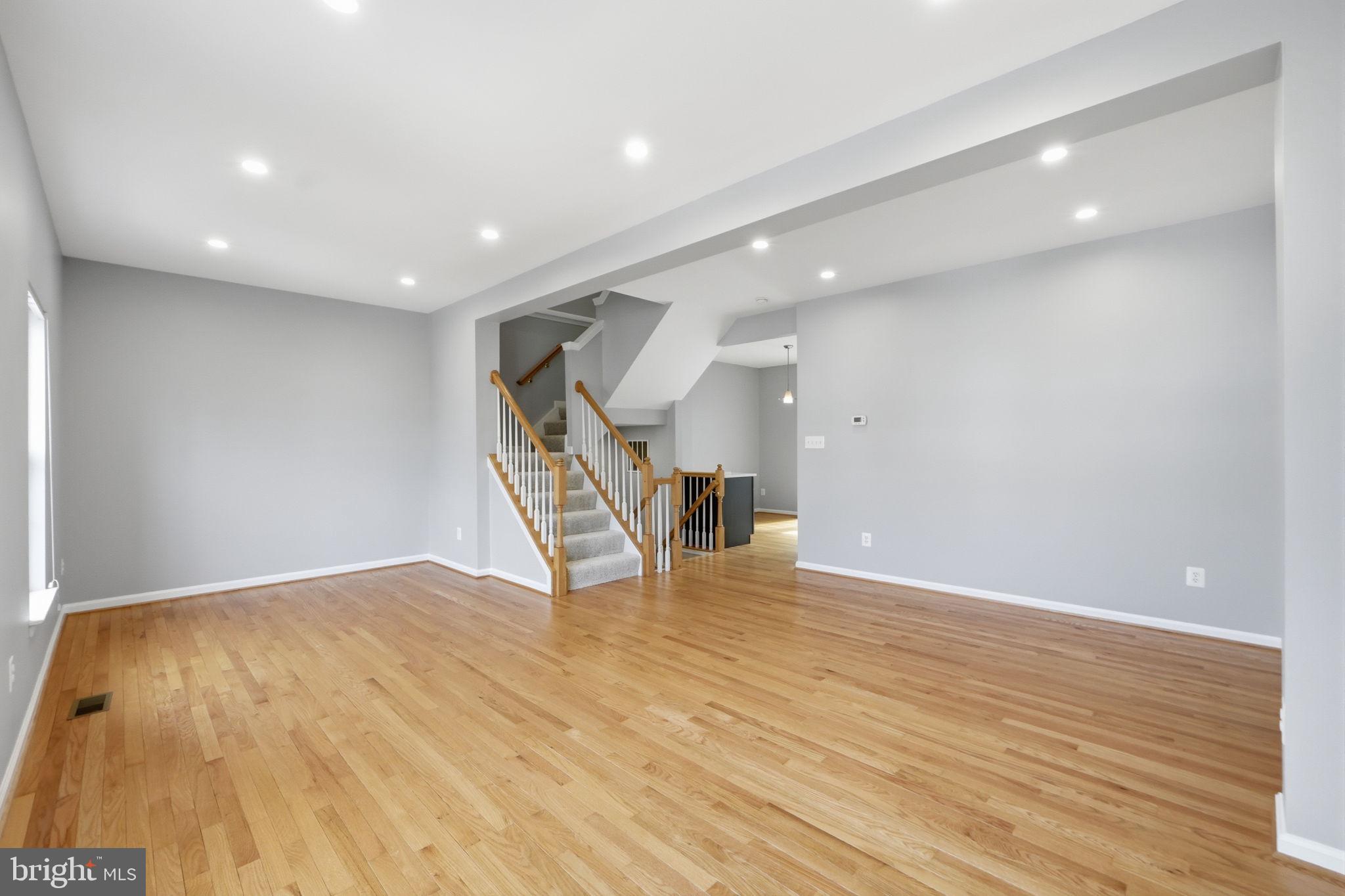 LOWES ISLAND - Residential