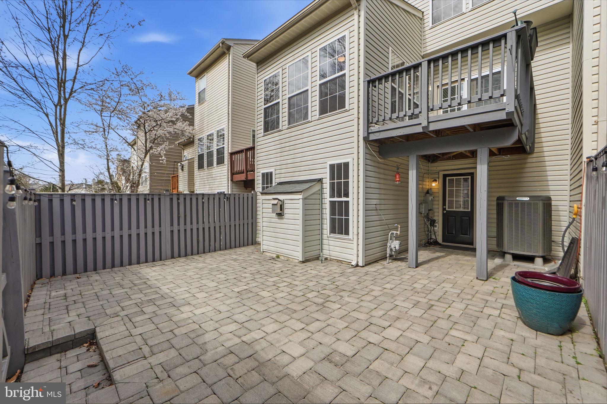 LOWES ISLAND - Residential