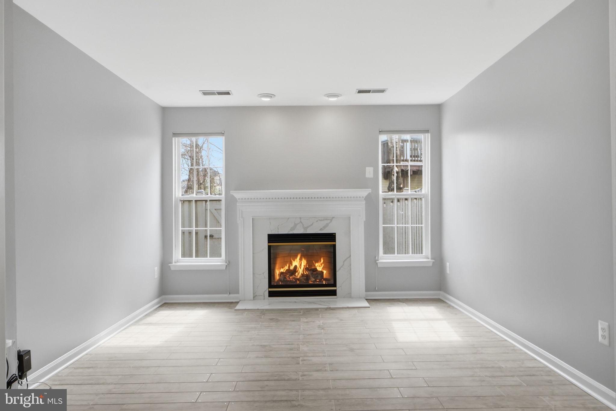 LOWES ISLAND - Residential