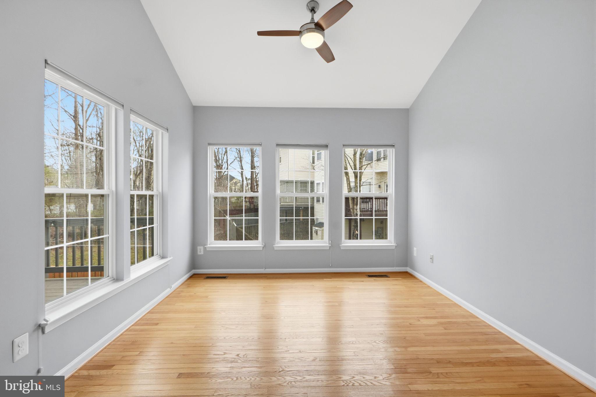 LOWES ISLAND - Residential