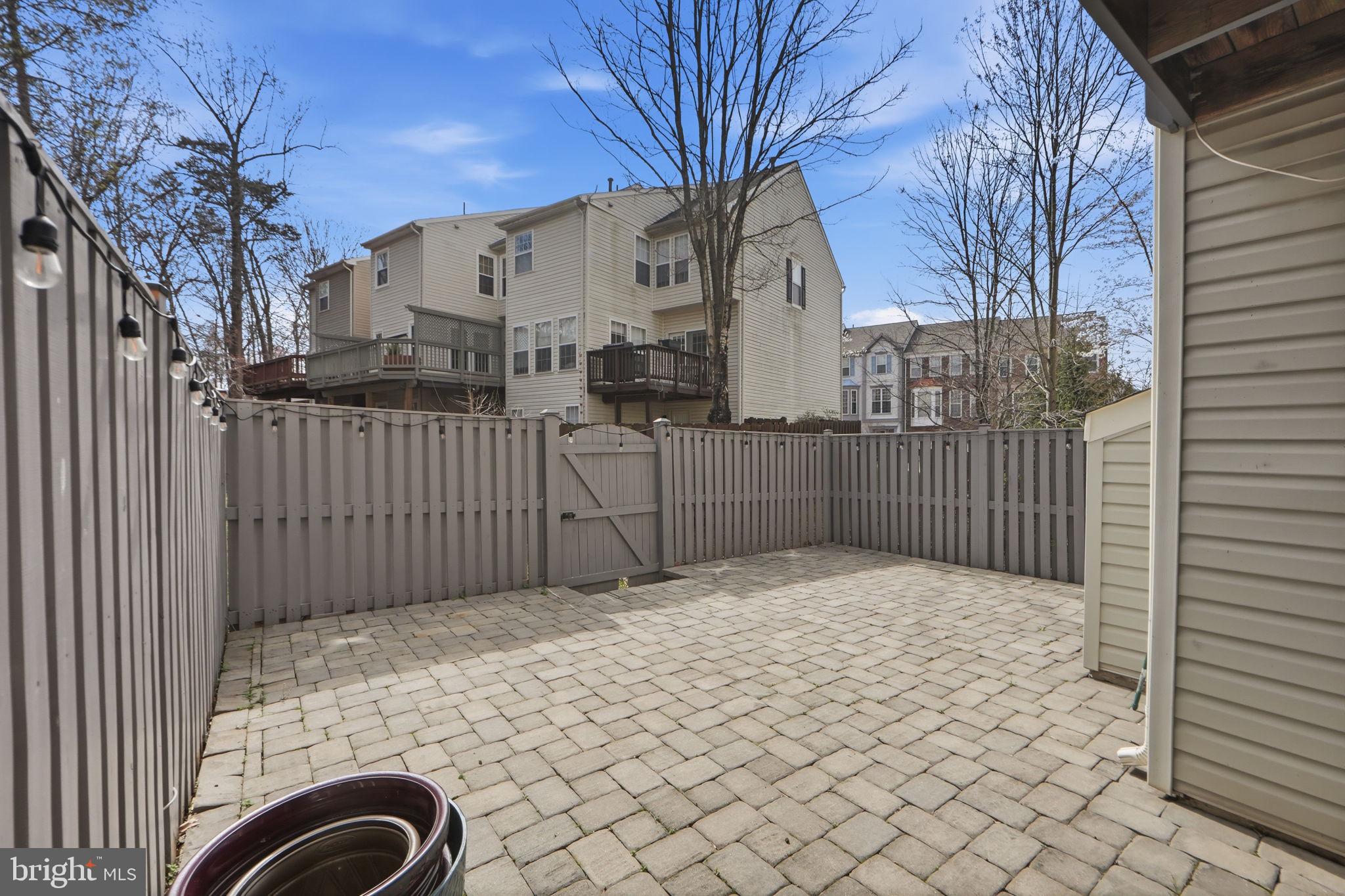 LOWES ISLAND - Residential