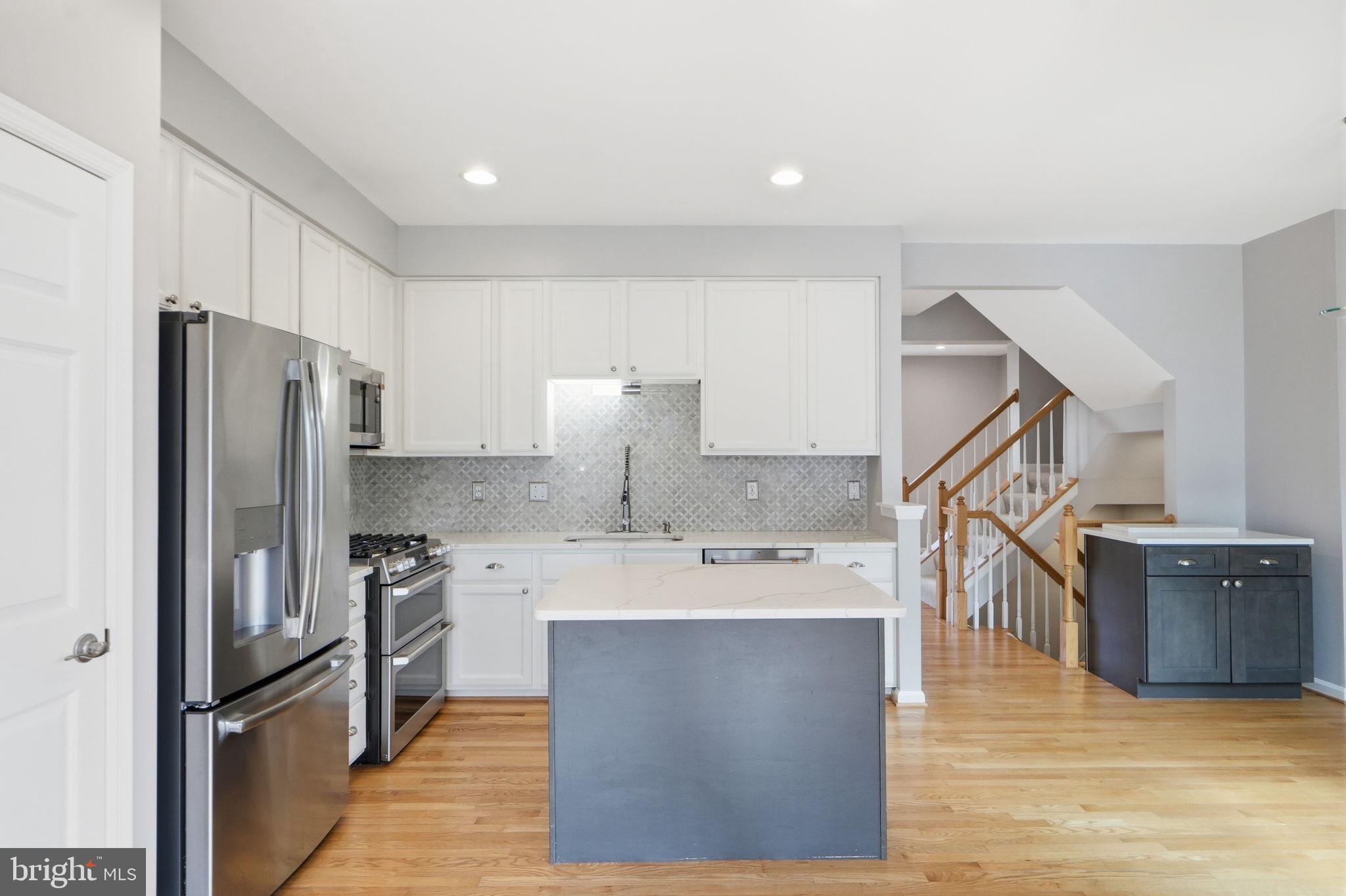 LOWES ISLAND - Residential