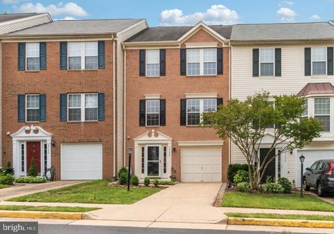 Townhouse For Sale - 47456 Sharpskin Island Square<br/> STERLING, VA 20165