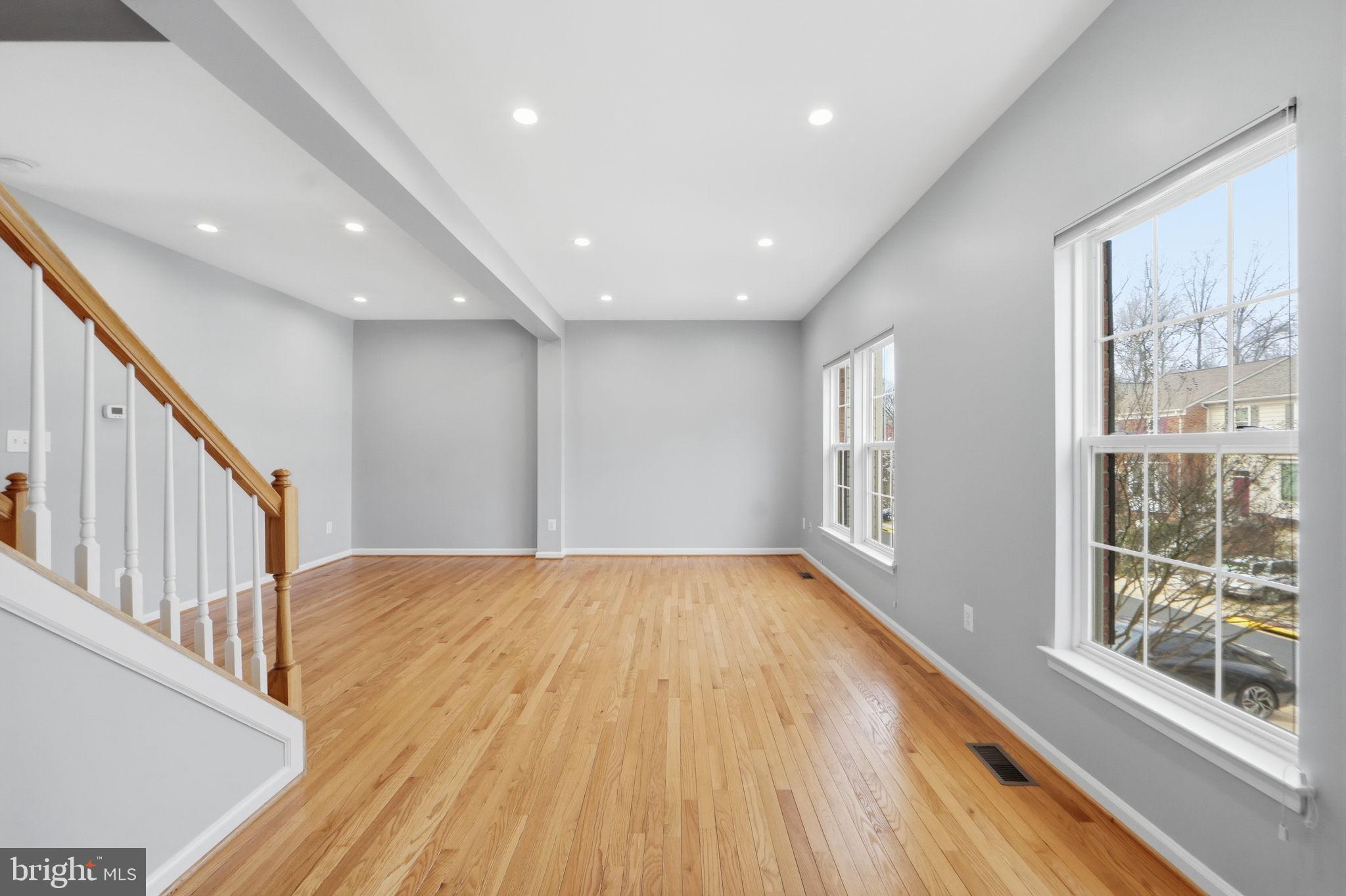 LOWES ISLAND - Residential