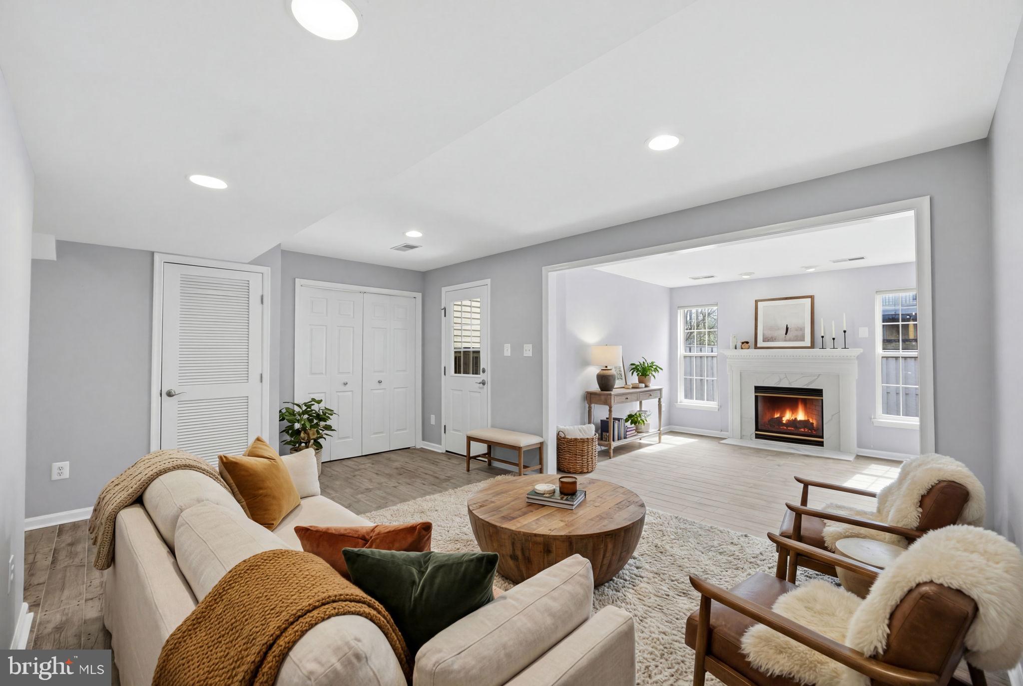 LOWES ISLAND - Residential