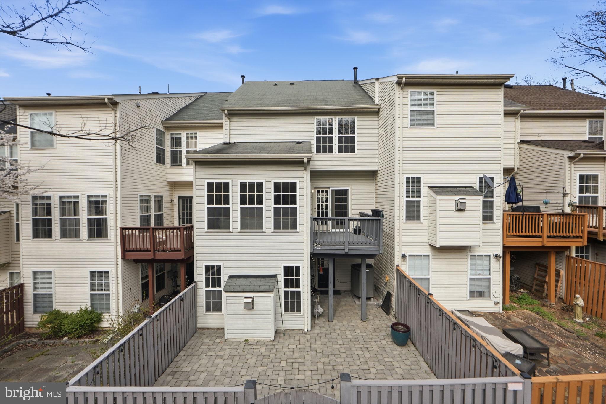 LOWES ISLAND - Residential